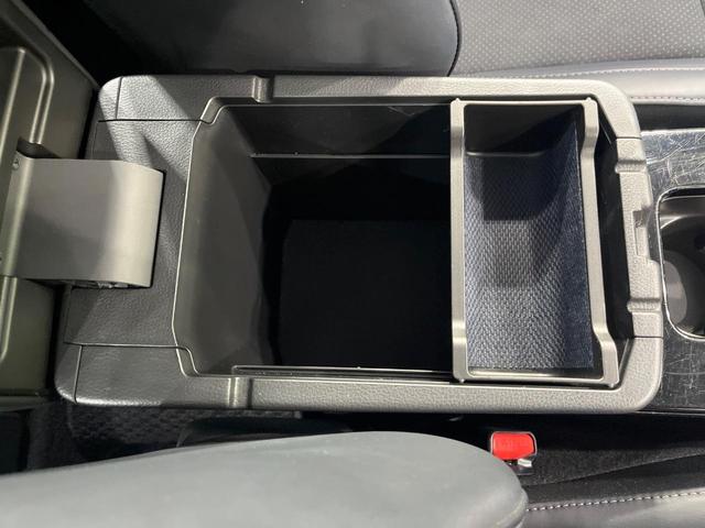 エクリプスクロス ブラックエディション 4WD サンルーフ 全周囲カメラ 純正8型ディスプレイオーディオ 衝突被害軽減システム レーダークルーズ 禁煙車 電動リアゲート ハーフレザーシート 全席シートヒーター パワーシート コーナーセンサー(55枚目)