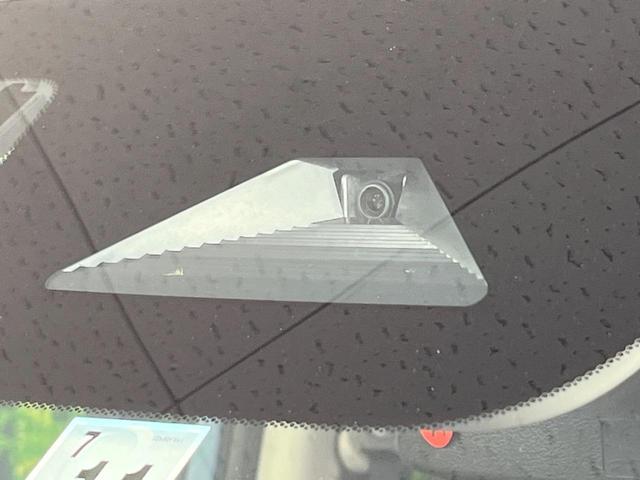 ステップワゴン ｅ：ＨＥＶエアー　両側電動ドア　純正８型ＳＤナビ　バックカメラ　衝突被害軽減システム　レーダークルーズ　禁煙車　ドラレコ　コーナーセンサー　スマートキー　ＬＥＤヘッド　ＥＴＣ　車線逸脱警報　オートライト　オートエアコン（3枚目）