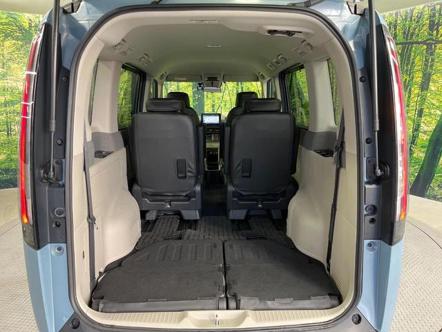 ステップワゴン ｅ：ＨＥＶエアー　両側電動ドア　純正８型ＳＤナビ　バックカメラ　衝突被害軽減システム　レーダークルーズ　禁煙車　ドラレコ　コーナーセンサー　スマートキー　ＬＥＤヘッド　ＥＴＣ　車線逸脱警報　オートライト　オートエアコン（11枚目）