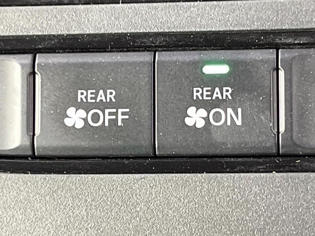 ステップワゴン ｅ：ＨＥＶエアー　両側電動ドア　純正８型ＳＤナビ　バックカメラ　衝突被害軽減システム　レーダークルーズ　禁煙車　ドラレコ　コーナーセンサー　スマートキー　ＬＥＤヘッド　ＥＴＣ　車線逸脱警報　オートライト　オートエアコン（42枚目）