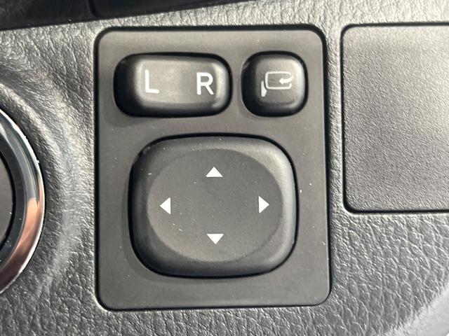 ヴィッツ F セーフティーエディションIII 純正SDナビ バックカメラ 衝突被害軽減システム ドラレコ スマートキー LEDヘッド オートライト CD フルセグTV 電動格納ミラー(5枚目)