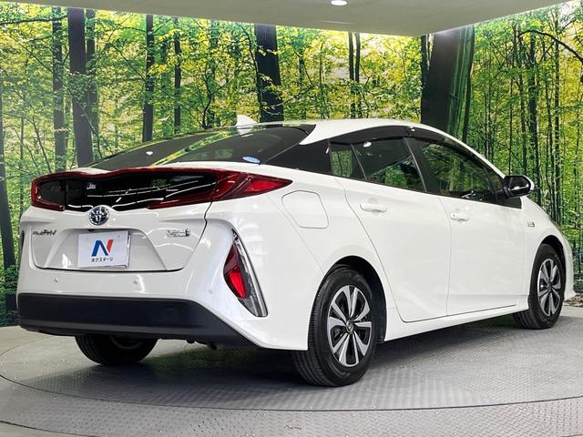 プリウスPHV Sセーフティパッケージ 純正SDナビ 全周囲カメラ 衝突被害軽減システム レーダークルーズ 禁煙車 ドラレコ コーナーセンサー スマートキー LEDヘッド ビルトインETC オートハイビーム 車線逸脱警報 オートライト(17枚目)