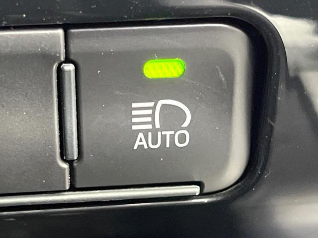 プリウスPHV Sセーフティパッケージ 純正SDナビ 全周囲カメラ 衝突被害軽減システム レーダークルーズ 禁煙車 ドラレコ コーナーセンサー スマートキー LEDヘッド ビルトインETC オートハイビーム 車線逸脱警報 オートライト(26枚目)