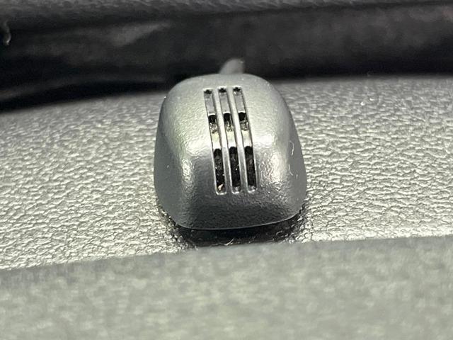 プリウスPHV Sセーフティパッケージ 純正SDナビ 全周囲カメラ 衝突被害軽減システム レーダークルーズ 禁煙車 ドラレコ コーナーセンサー スマートキー LEDヘッド ビルトインETC オートハイビーム 車線逸脱警報 オートライト(30枚目)