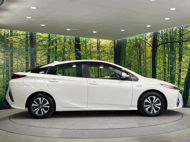 プリウスPHV Sセーフティパッケージ 純正SDナビ 全周囲カメラ 衝突被害軽減システム レーダークルーズ 禁煙車 ドラレコ コーナーセンサー スマートキー LEDヘッド ビルトインETC オートハイビーム 車線逸脱警報 オートライト(67枚目)