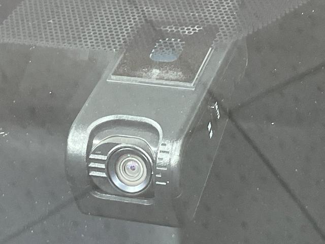 シエンタ Ｇ　純正ＳＤナビ　バックカメラ　衝突被害軽減システム　禁煙車　ドラレコ　コーナーセンサー　スマートキー　ＥＴＣ　オートハイビーム　車線逸脱警報　オートライト　オートエアコン　純正１５インチアルミ（6枚目）