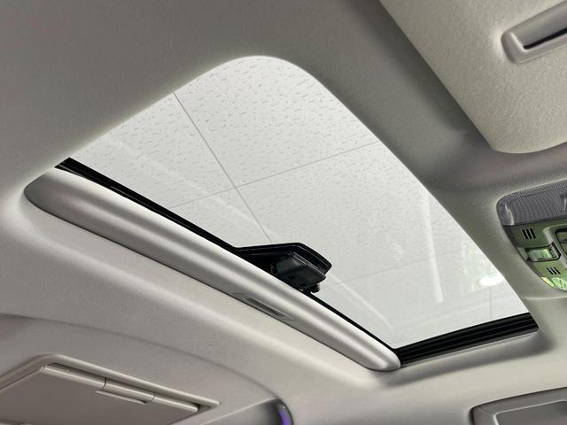 アルファード ２．５Ｓ　Ｃパッケージ　サンルーフ　モデリスタエアロ　純正９型ディスプレイオーディオ　両側電動ドア　１２型後席モニター　バックカメラ　衝突被害軽減システム　　禁煙車　電動リアゲート　前席シートエアコン　前後席パワーシート（4枚目）
