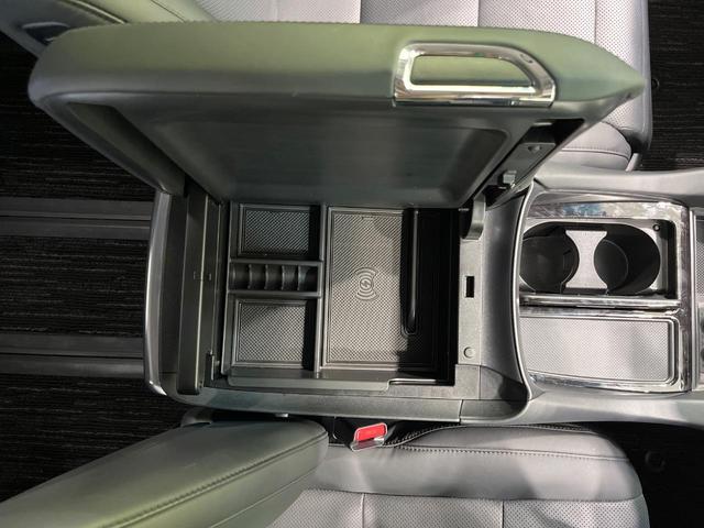 アルファード ２．５Ｓ　Ｃパッケージ　サンルーフ　モデリスタエアロ　純正９型ディスプレイオーディオ　両側電動ドア　１２型後席モニター　バックカメラ　衝突被害軽減システム　　禁煙車　電動リアゲート　前席シートエアコン　前後席パワーシート（66枚目）