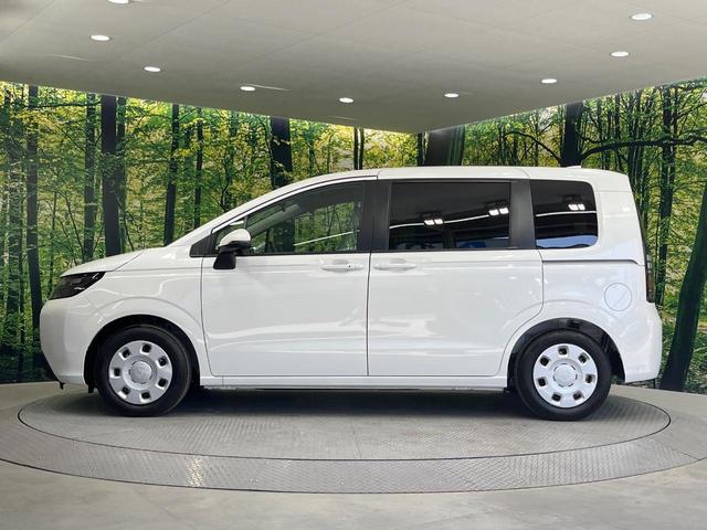 フリード エアー 登録済未使用車 現行 両側電動ドア ホンダコネクトディスプレイ AppleCarPlay Bluetooth バックカメラ 衝突軽減装置 オートホールドブレーキ 6人乗り サンシェード(47枚目)