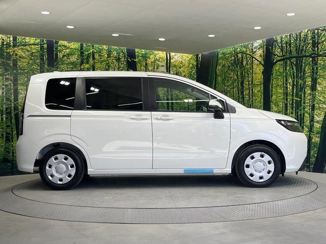 フリード エアー 登録済未使用車 現行 両側電動ドア ホンダコネクトディスプレイ AppleCarPlay Bluetooth バックカメラ 衝突軽減装置 オートホールドブレーキ 6人乗り サンシェード(49枚目)