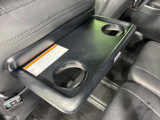 ノア Si ダブルバイビーII 禁煙車 モデリスタエアロ 純正10型ナビ 後席モニター 両側電動ドア バックカメラ ドラレコ ETC LEDヘッドライト フォグランプ 衝突軽減装置 クルコン オート杯ビームアシスト(28枚目)