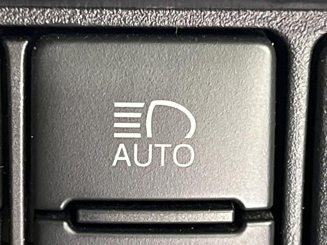 ノア Si ダブルバイビーII 禁煙車 モデリスタエアロ 純正10型ナビ 後席モニター 両側電動ドア バックカメラ ドラレコ ETC LEDヘッドライト フォグランプ 衝突軽減装置 クルコン オート杯ビームアシスト(43枚目)