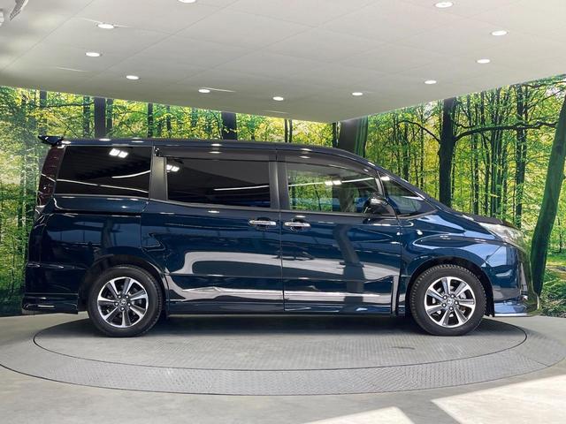 ノア Si ダブルバイビーII 禁煙車 モデリスタエアロ 純正10型ナビ 後席モニター 両側電動ドア バックカメラ ドラレコ ETC LEDヘッドライト フォグランプ 衝突軽減装置 クルコン オート杯ビームアシスト(63枚目)