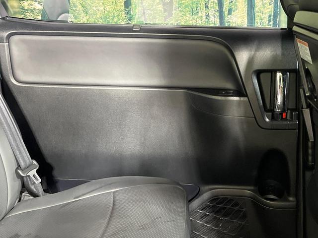 ノア Si ダブルバイビーII 禁煙車 モデリスタエアロ 純正10型ナビ 後席モニター 両側電動ドア バックカメラ ドラレコ ETC LEDヘッドライト フォグランプ 衝突軽減装置 クルコン オート杯ビームアシスト(69枚目)