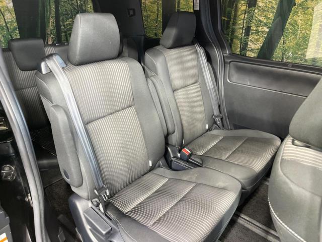 ヴォクシー ZS 煌 両側電動ドア アルパインナビ 後席モニター バックカメラ 衝突被害軽減システム 禁煙車 スマートキー LEDヘッド ビルトインETC クルコン 車線逸脱警報 オートライト デュアルエアコン(8枚目)