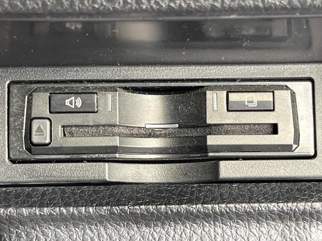 ヴォクシー ZS 煌 両側電動ドア アルパインナビ 後席モニター バックカメラ 衝突被害軽減システム 禁煙車 スマートキー LEDヘッド ビルトインETC クルコン 車線逸脱警報 オートライト デュアルエアコン(40枚目)