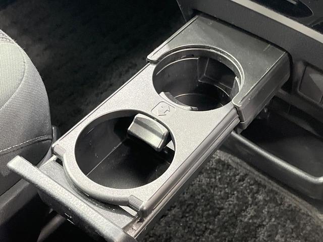 ヴォクシー ZS 煌 両側電動ドア アルパインナビ 後席モニター バックカメラ 衝突被害軽減システム 禁煙車 スマートキー LEDヘッド ビルトインETC クルコン 車線逸脱警報 オートライト デュアルエアコン(51枚目)