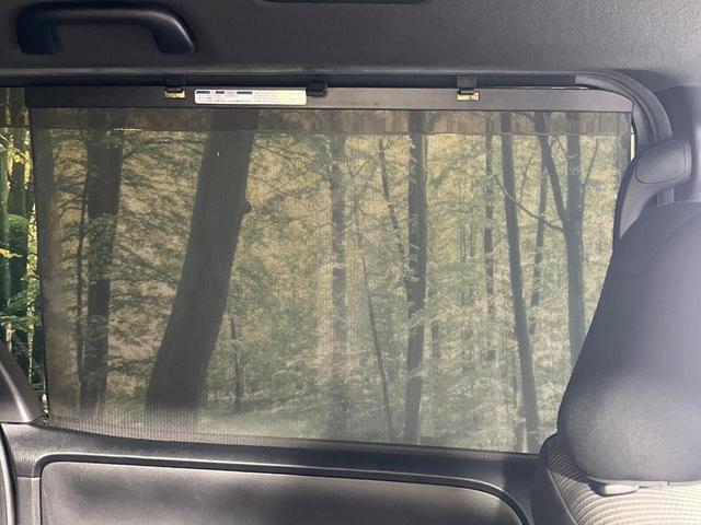 ヴォクシー ZS 煌 両側電動ドア アルパインナビ 後席モニター バックカメラ 衝突被害軽減システム 禁煙車 スマートキー LEDヘッド ビルトインETC クルコン 車線逸脱警報 オートライト デュアルエアコン(67枚目)