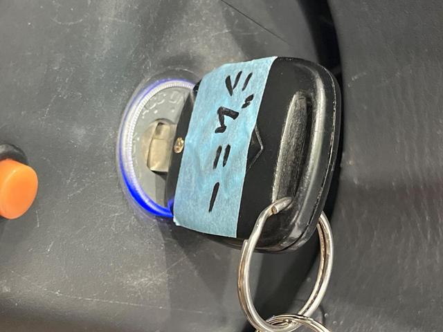 ジムニー ランドベンチャー 4WD SDナビ バックカメラ 禁煙車 ハーフレザーシート シートヒーター ETC 純正16インチアルミ CD 地デジ(7枚目)