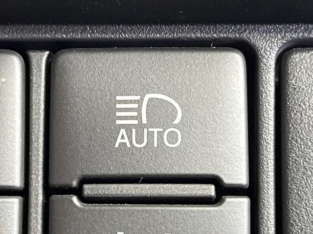 エスクァイア ハイブリッドGi ブラックテーラード 両側電動ドア BIGX9型ナビ 12型後席モニター バックカメラ 衝突被軽減装置 禁煙車 ドラレコ スマートキー LEDヘッド ビルトインETC クルコン オートハイビーム 車線逸脱警報 オートライト(51枚目)