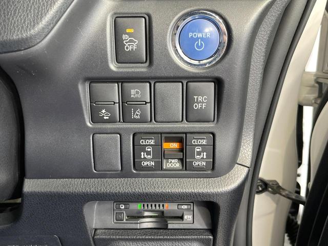 エスクァイア ハイブリッドGi ブラックテーラード 両側電動ドア BIGX9型ナビ 12型後席モニター バックカメラ 衝突被軽減装置 禁煙車 ドラレコ スマートキー LEDヘッド ビルトインETC クルコン オートハイビーム 車線逸脱警報 オートライト(57枚目)