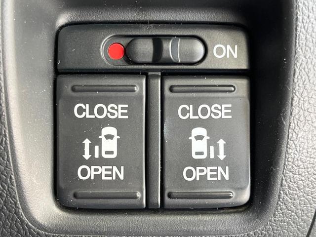 N-BOXカスタム G ターボSSパッケージ 両側電動ドア SDナビ バックカメラ 衝突被害軽減システム 禁煙車 スマートキー HIDヘッド ETC クルコン オートライト オートエアコン 純正15インチアルミ Bluetooth CD(6枚目)