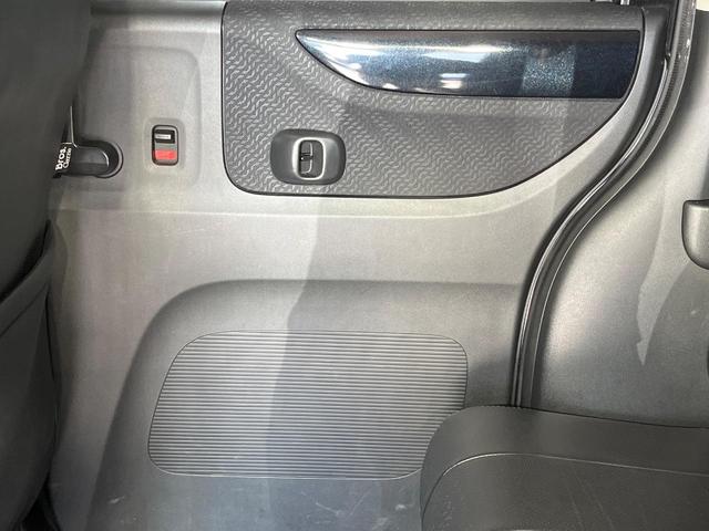 N-BOXカスタム G ターボSSパッケージ 両側電動ドア SDナビ バックカメラ 衝突被害軽減システム 禁煙車 スマートキー HIDヘッド ETC クルコン オートライト オートエアコン 純正15インチアルミ Bluetooth CD(31枚目)