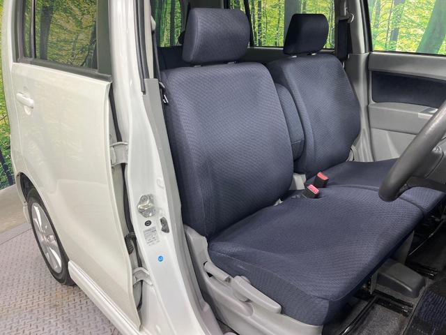 運転席シート廻りは使用感も少なく、良好な状態となっています。丁寧に使われていたことがよくわかりますね。