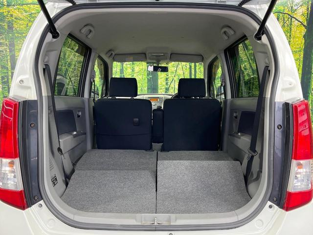 後席を格納すると、これだけの広さが！シーンに合わせたシートアレンジで、大きな荷物も積むことが出来ます♪