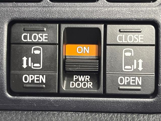 ヴォクシー ＺＳ　煌ＩＩ　両側電動ドア　純正１０型ＳＤナビ　バックカメラ　衝突被害軽減システム　禁煙車　ドラレコ　コーナーセンサー　スマートキー　ＬＥＤヘッド　ビルトインＥＴＣ　オートハイビーム　車線逸脱警報　オートライト（3枚目）