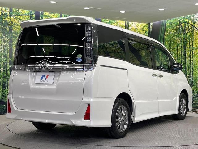 ヴォクシー ＺＳ　煌ＩＩ　両側電動ドア　純正１０型ＳＤナビ　バックカメラ　衝突被害軽減システム　禁煙車　ドラレコ　コーナーセンサー　スマートキー　ＬＥＤヘッド　ビルトインＥＴＣ　オートハイビーム　車線逸脱警報　オートライト（17枚目）