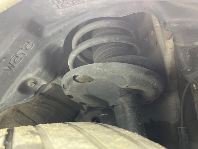 ヴォクシー ＺＳ　煌ＩＩ　両側電動ドア　純正１０型ＳＤナビ　バックカメラ　衝突被害軽減システム　禁煙車　ドラレコ　コーナーセンサー　スマートキー　ＬＥＤヘッド　ビルトインＥＴＣ　オートハイビーム　車線逸脱警報　オートライト（20枚目）