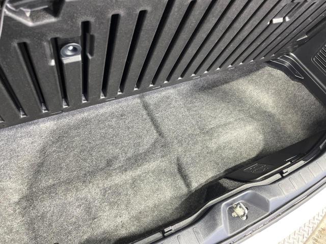 ヴォクシー ＺＳ　煌ＩＩ　両側電動ドア　純正１０型ＳＤナビ　バックカメラ　衝突被害軽減システム　禁煙車　ドラレコ　コーナーセンサー　スマートキー　ＬＥＤヘッド　ビルトインＥＴＣ　オートハイビーム　車線逸脱警報　オートライト（40枚目）