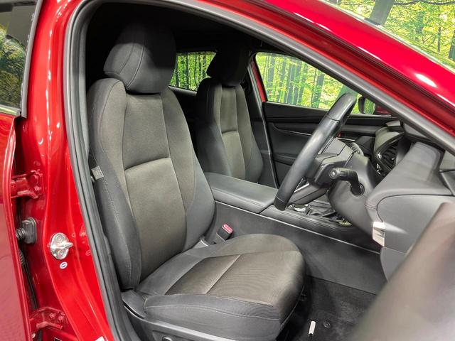 ＭＡＺＤＡ３ファストバック ２０Ｓプロアクティブ　ツーリングセレクション　純正８型ナビ　バックカメラ　衝突被害軽減システム　レーダークルーズ　禁煙車　パワーシート　ドラレコ　コーナーセンサー　ＬＥＤヘッド　ビルトインＥＴＣ　純正１８インチアルミ　オートハイビーム（8枚目）