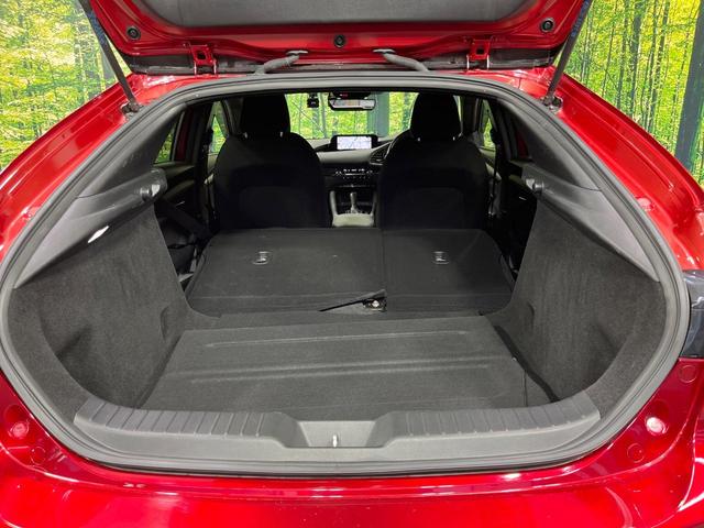 ＭＡＺＤＡ３ファストバック ２０Ｓプロアクティブ　ツーリングセレクション　純正８型ナビ　バックカメラ　衝突被害軽減システム　レーダークルーズ　禁煙車　パワーシート　ドラレコ　コーナーセンサー　ＬＥＤヘッド　ビルトインＥＴＣ　純正１８インチアルミ　オートハイビーム（10枚目）