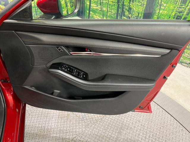ＭＡＺＤＡ３ファストバック ２０Ｓプロアクティブ　ツーリングセレクション　純正８型ナビ　バックカメラ　衝突被害軽減システム　レーダークルーズ　禁煙車　パワーシート　ドラレコ　コーナーセンサー　ＬＥＤヘッド　ビルトインＥＴＣ　純正１８インチアルミ　オートハイビーム（51枚目）