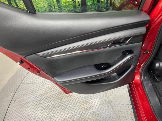 ＭＡＺＤＡ３ファストバック ２０Ｓプロアクティブ　ツーリングセレクション　純正８型ナビ　バックカメラ　衝突被害軽減システム　レーダークルーズ　禁煙車　パワーシート　ドラレコ　コーナーセンサー　ＬＥＤヘッド　ビルトインＥＴＣ　純正１８インチアルミ　オートハイビーム（53枚目）