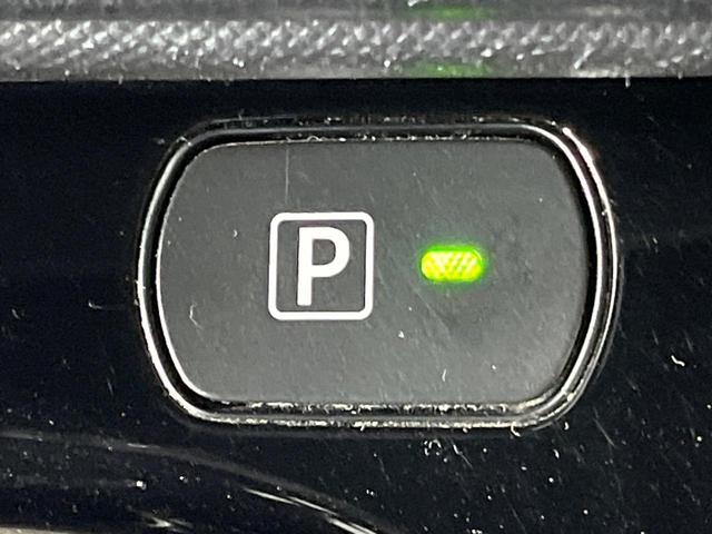 ノア ハイブリッドＳｉ　ダブルバイビーＩＩ　両側電動ドア　９型ＳＤナビ　バックカメラ　衝突被害軽減システム　禁煙車　ドラレコ　コーナーセンサー　ＬＥＤヘッド　ビルトインＥＴＣ　クルコン　純正１６インチアルミ　オートハイビーム　車線逸脱警報（42枚目）