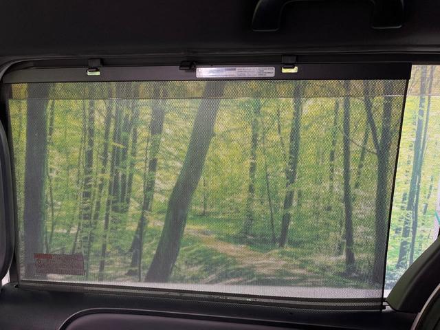 ノア ハイブリッドＳｉ　ダブルバイビーＩＩ　両側電動ドア　９型ＳＤナビ　バックカメラ　衝突被害軽減システム　禁煙車　ドラレコ　コーナーセンサー　ＬＥＤヘッド　ビルトインＥＴＣ　クルコン　純正１６インチアルミ　オートハイビーム　車線逸脱警報（57枚目）