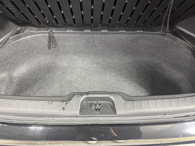 セレナ ハイウェイスター　Ｖセレクション　両側電動ドア　純正９型ナビ　１１型後席モニター　全周囲カメラ　衝突被害軽減システム　レーダークルーズ　禁煙車　ドラレコ　コーナーセンサー　ＬＥＤヘッド　ビルトインＥＴＣ　純正１６インチアルミ（52枚目）