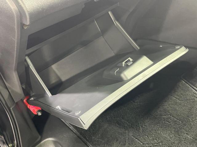 セレナ ハイウェイスター　Ｖセレクション　両側電動ドア　純正９型ナビ　１１型後席モニター　全周囲カメラ　衝突被害軽減システム　レーダークルーズ　禁煙車　ドラレコ　コーナーセンサー　ＬＥＤヘッド　ビルトインＥＴＣ　純正１６インチアルミ（53枚目）