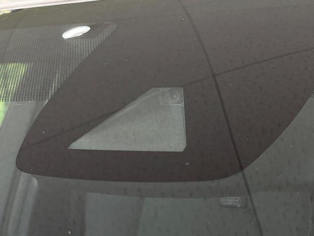 �y�g���^�Z�[�t�e�B�Z���X�z���s���ɑO���̎ԗ�����F�����A�Փ˂������Ȏ��͌x��ƃu���[�L�ŏՓˉ���Ɣ�Q�y�����A�V�X�g�B�����S�Ƀh���C�u�����y���݂��������܂��B