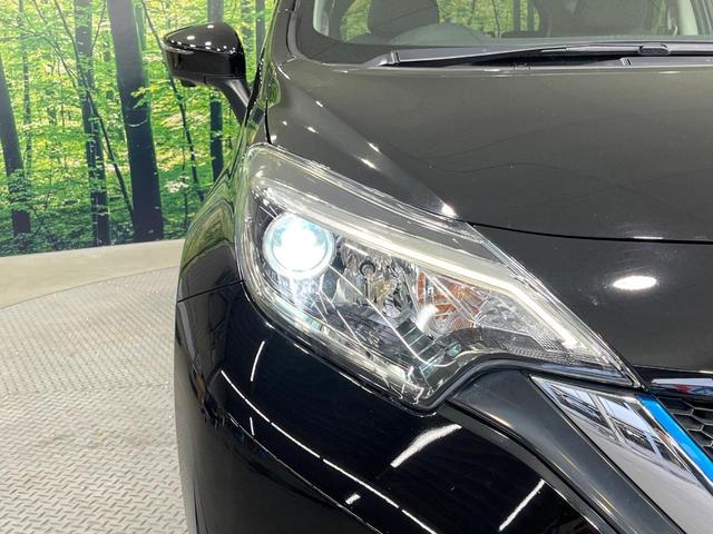 【ＬＥＤヘッドライト】悪天候や夜間走行時も良好な視界を確保し安心して運転できる高輝度ＬＥＤヘッドライトを装備！点灯速度が早く、消費電力も抑えられています。