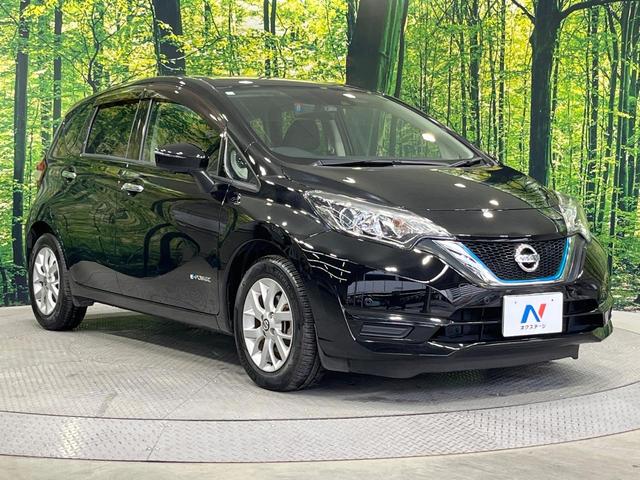 高透明度のガラス皮膜で撥水はもちろん、上質なツヤ・光沢を実現。紫外線や酸性雨から大切な愛車を保護し、色あせ・劣化を防止。「弾スプラッシュコート」、「弾プリミッサコート」からお選びいただけます。