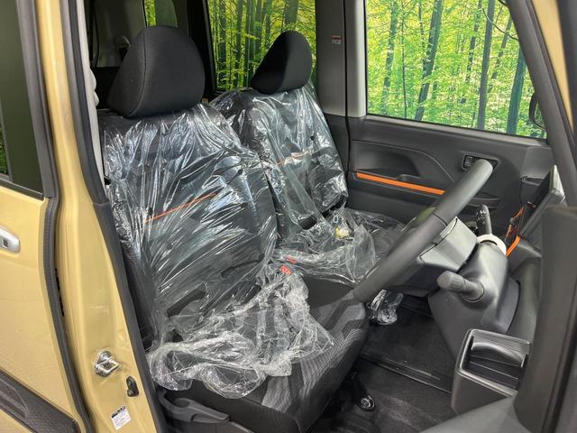 タント ファンクロスターボ　届出済未使用車　両側電動ドア　衝突被害軽減システム　コーナーセンサー　スマートキー　ＬＥＤヘッド　ルーフレール　純正１４インチアルミ　車線逸脱警報　オートライト　オートエアコン　ＬＥＤフォグ（8枚目）