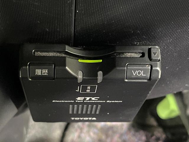 アクア Ｓ　純正９インチナビ　衝突軽減システム　バックカメラ　ｂｌｕｅｔｏｏｔｈ　ＥＴＣ　ドラレコ　ＬＥＤライト　レーンアシスト　禁煙車　スマートキー　オートハイビーム　純正１５インチホイール（5枚目）