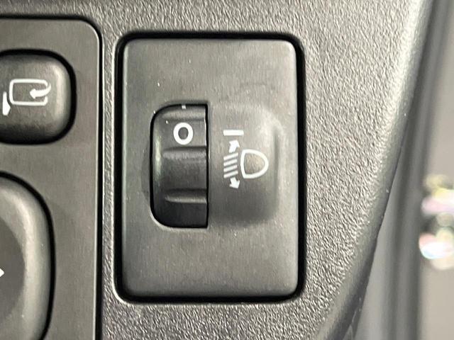 アクア Ｓ　純正９インチナビ　衝突軽減システム　バックカメラ　ｂｌｕｅｔｏｏｔｈ　ＥＴＣ　ドラレコ　ＬＥＤライト　レーンアシスト　禁煙車　スマートキー　オートハイビーム　純正１５インチホイール（22枚目）