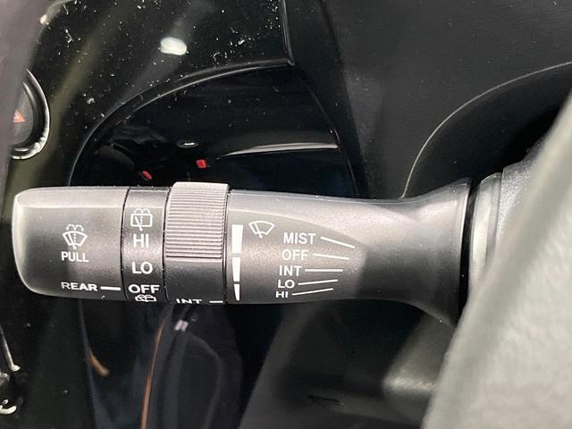 アクア Ｓ　純正９インチナビ　衝突軽減システム　バックカメラ　ｂｌｕｅｔｏｏｔｈ　ＥＴＣ　ドラレコ　ＬＥＤライト　レーンアシスト　禁煙車　スマートキー　オートハイビーム　純正１５インチホイール（30枚目）