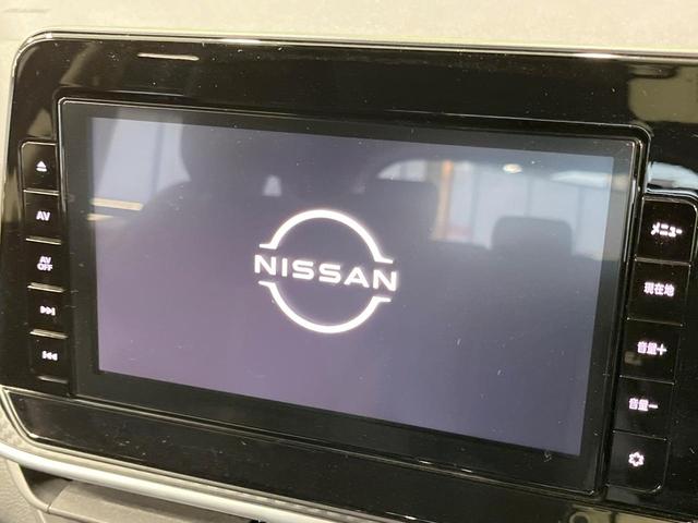 ノート Ｘ　純正９型ナビ　バックカメラ　Ｂｌｕｅｔｏｏｔｈ再生　フルセグＴＶ　ＤＶＤ　ドライブレコーダー　ＥＴＣ　エマージェンシーブレーキ　禁煙車　コーナーセンサー　オートライト　オートエアコン　スマートキー（4枚目）