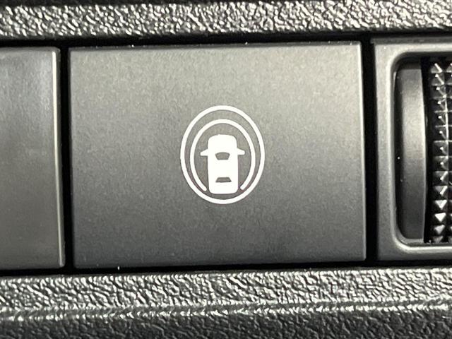 ノート Ｘ　純正９型ナビ　バックカメラ　Ｂｌｕｅｔｏｏｔｈ再生　フルセグＴＶ　ＤＶＤ　ドライブレコーダー　ＥＴＣ　エマージェンシーブレーキ　禁煙車　コーナーセンサー　オートライト　オートエアコン　スマートキー（24枚目）